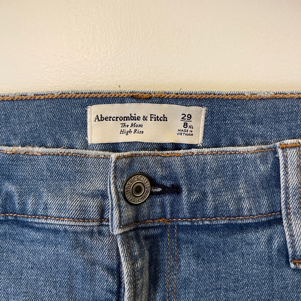 Abercrombie & Fitch The Mom High Rise Jeans EXTRA LONG